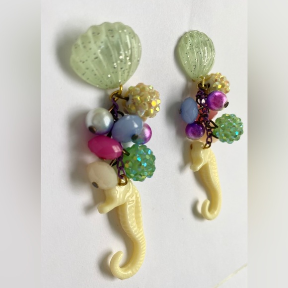 Starfish shell mermaid bling bead yellow seahorse ocean dangle earrings - Picture 3 of 3